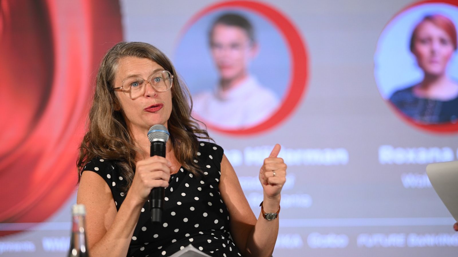 Female Essence 2026 | Ambasadorul Suediei în România: Nu suntem nici pacifiste, nici războinice. Pur și simplu trebuie să învățăm să lucrăm bine în echipă.