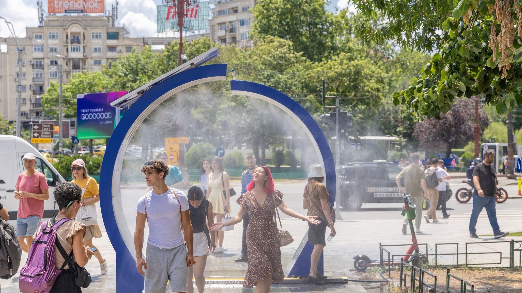 Caniculă în București: peste 100 de cișmele sunt montate pe trotuarele din Capitală