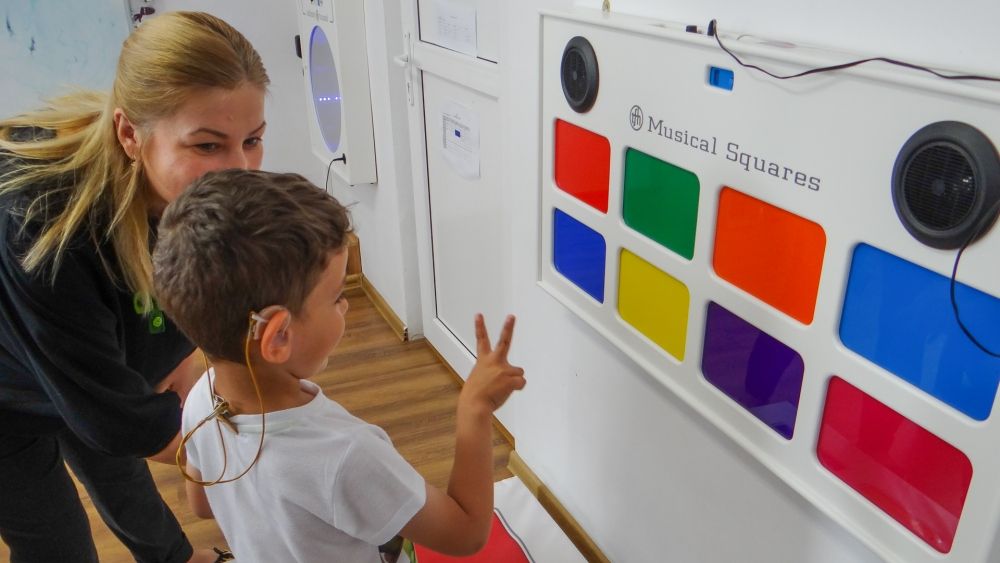 Orange Romania lanseaza o biblioteca online pentru persoanele cu dizabilitati