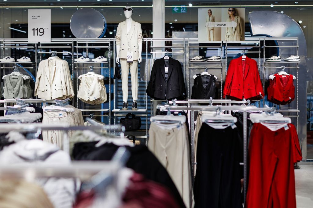 FOTO | Lefties aduce trendurile digitale din retail într-un nou oraș din România - Imagine 3