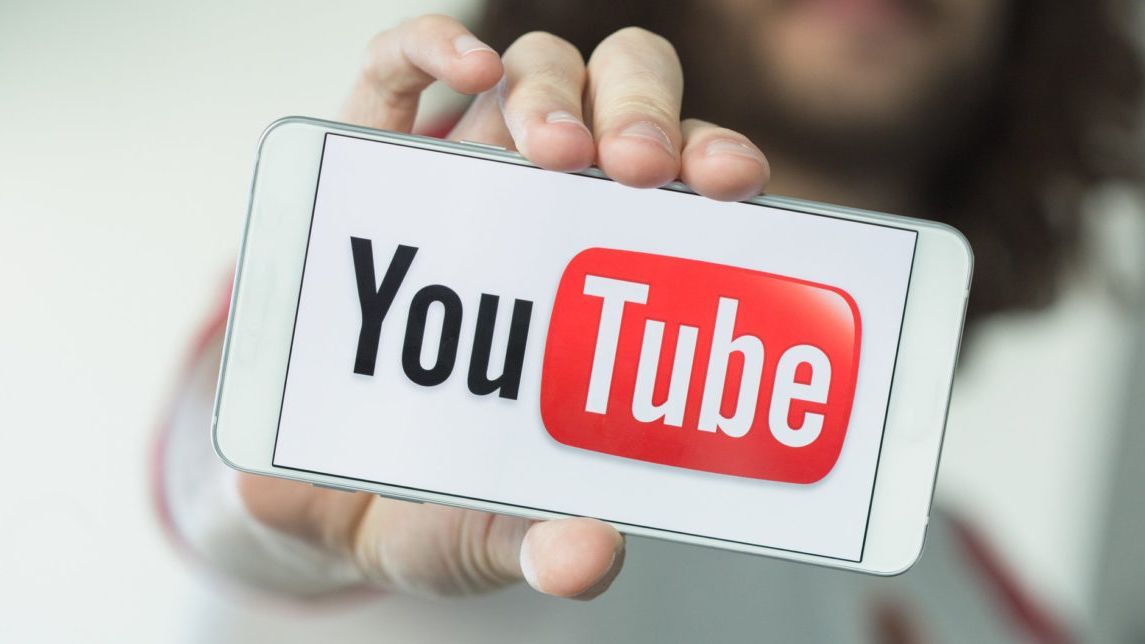 Cum asculti muzica pe YouTube cu ecranul inchis pe Android