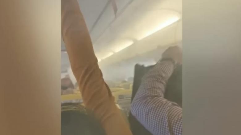 Un avion Ryanair pe ruta Bucuresti - Londra s-a umplut de fum [UPDATE - pozitia Ryanair]