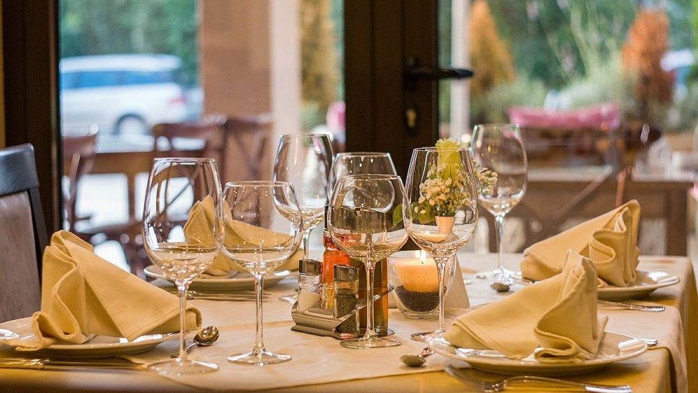 ANPC a amendat un restaurant din București care vindea mâncare expirată