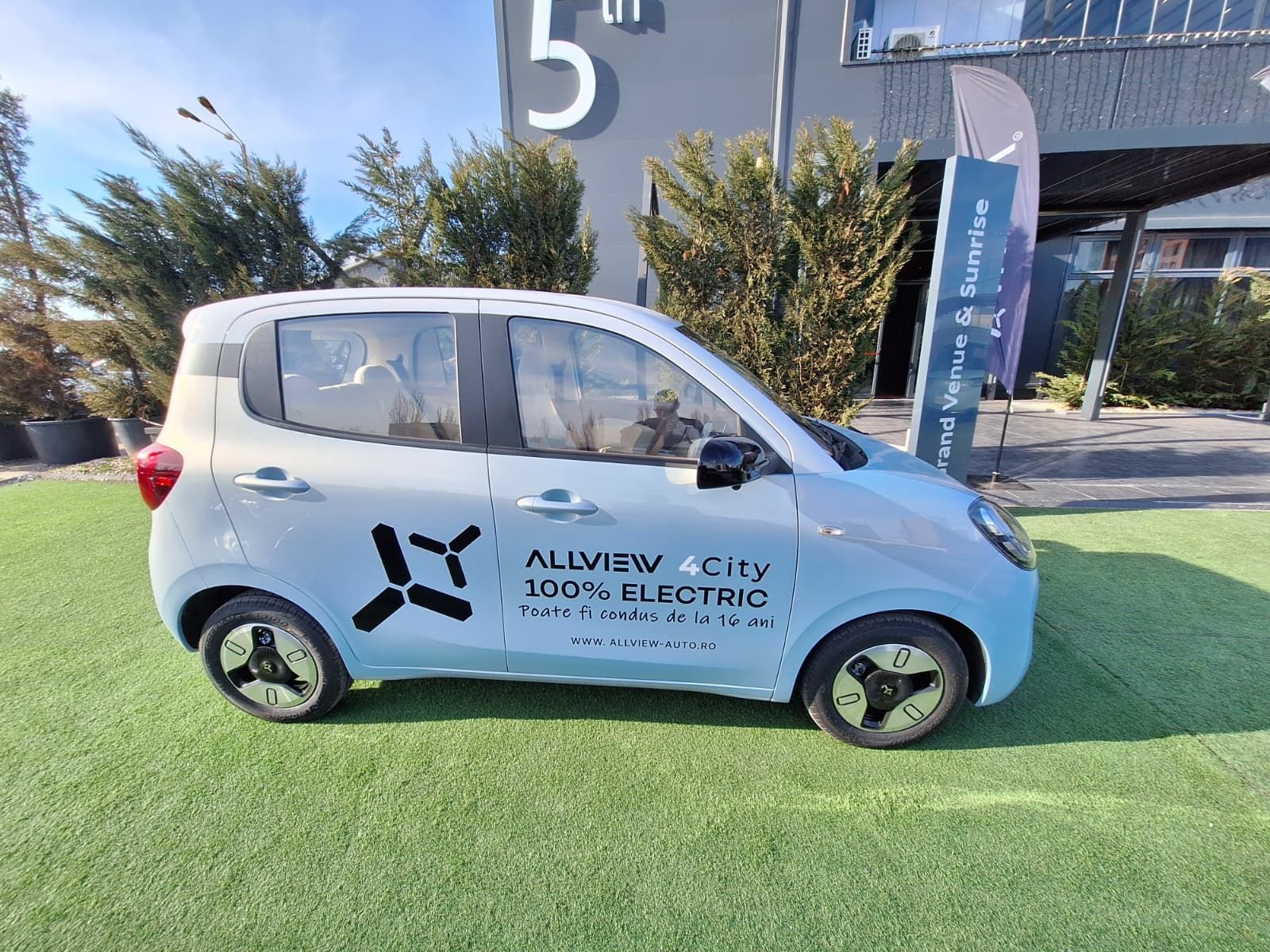 Allview lansează o nouă mașină electrică ce poate fi condusă de la 16 ani. Cât costă și ce autonomie are - Poza 25