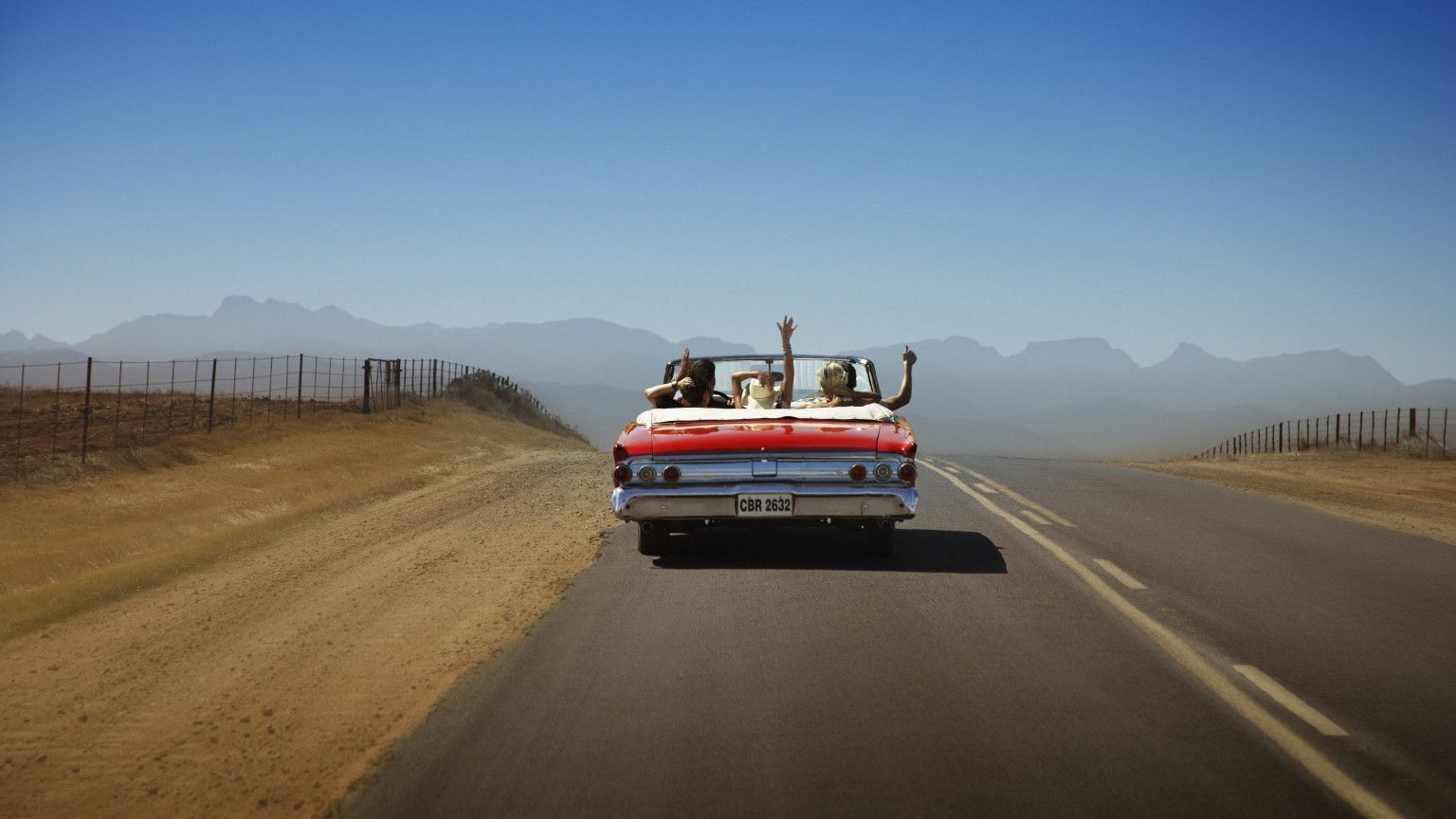 Top 10 albume de ascultat cand esti intr-un road trip