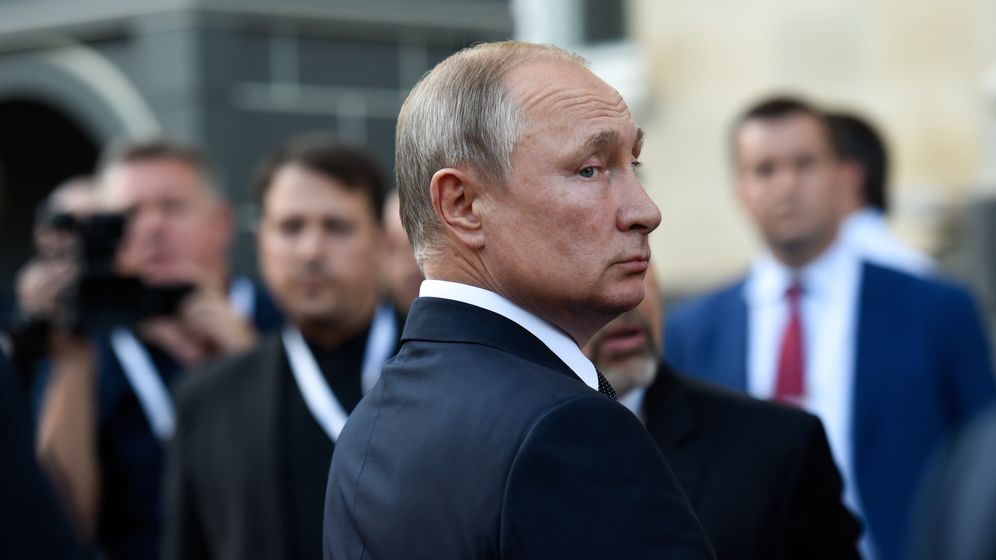 Putin spune că sancțiunile împotriva culturii din Rusia sunt precum arderea cărților de către naziști