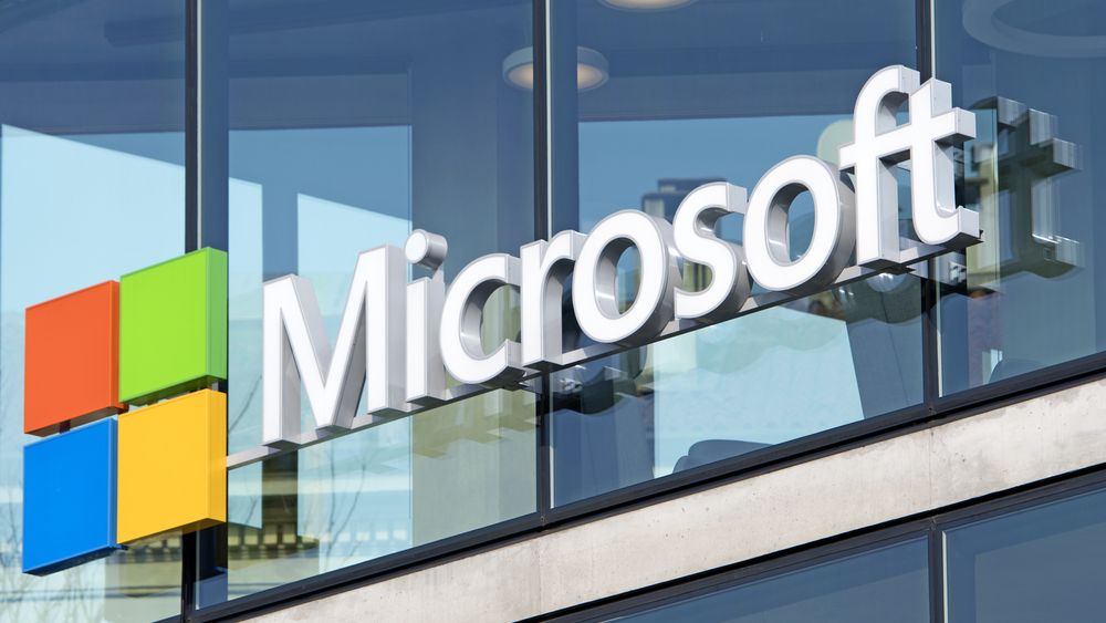 Microsoft lanseaza Xbox One X. Cat va costa noua consola de jocuri