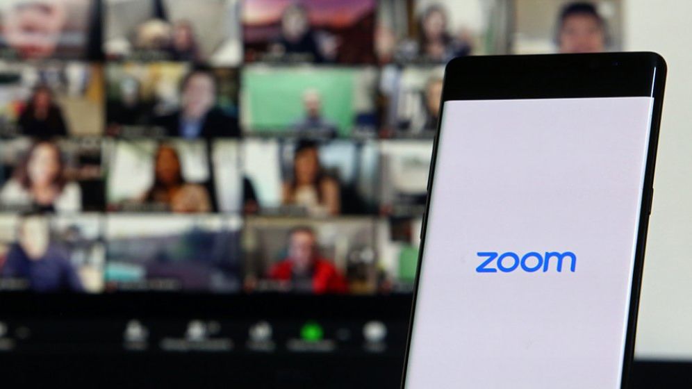 Ne luăm adio de la munca de acasă? Până și compania Zoom își cheamă angajații la birou