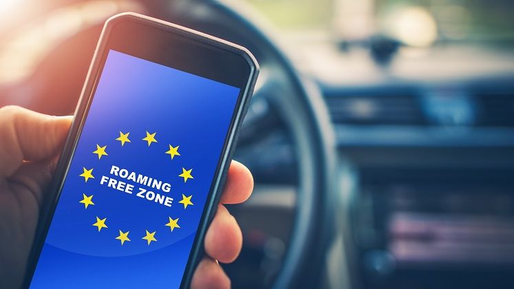 De maine se elimina taxele de roaming in UE. Tot ce trebuie sa stii despre noul sistem de tarifare