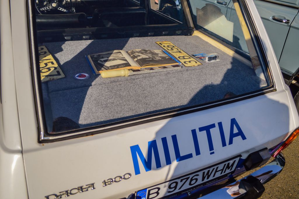 GALERIE FOTO | Mașinile comunismului au făcut baie de mulțime la Operă - Imagine 52