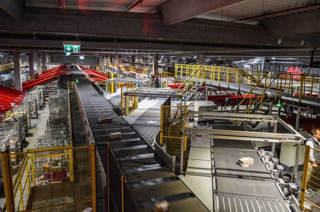 GALERIE FOTO | Cum arată cel mai mare centru logistic al Sameday - Imagine 48
