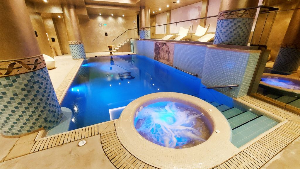 GALERIE FOTO | Cum arată apartamentele milionarei Anja Graf din centrul Capitalei - Imagine 84