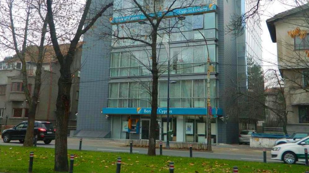 Crosspoint Real Estate a asistat SIF Banat Crisana in vanzarea fostului sediu Bank of Cyprus catre un antreprenor local
