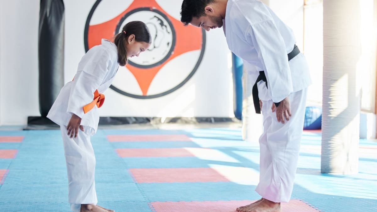 5 lucruri de care trebuie să ții cont atunci când alegi un costum de arte marțiale