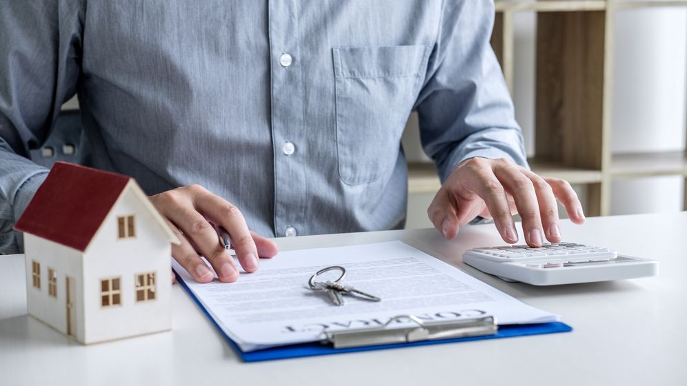 Creșterea ratelor nu îi sperie pe români: BRD, urcare puternică de credite imobiliare vândute