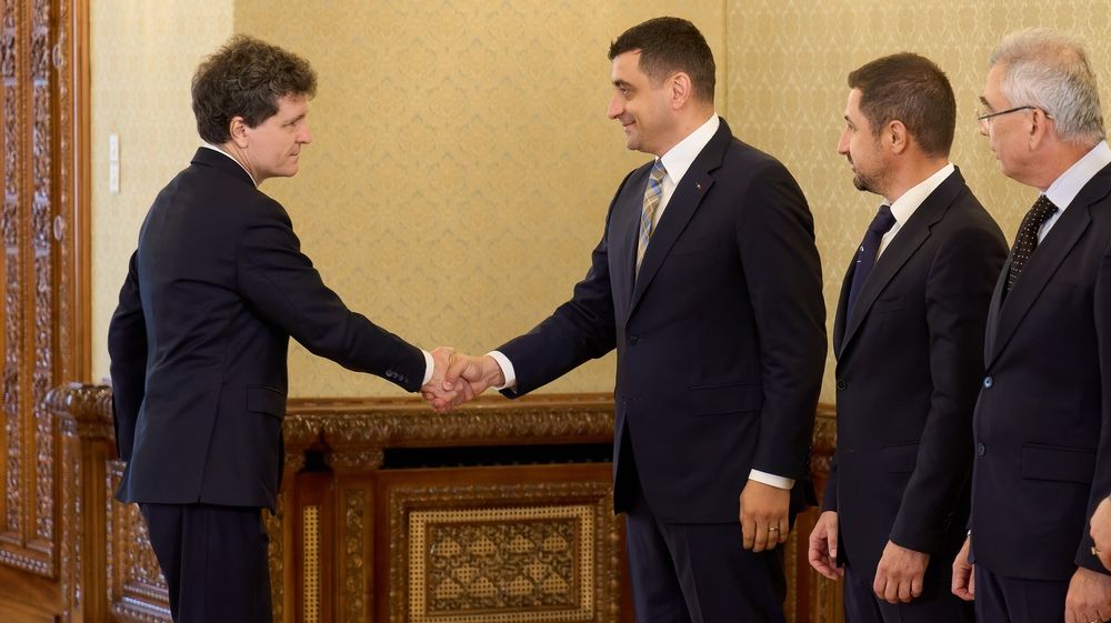 Sondaj Avangarde: Românii sunt tot mai nemulțumiți de direcția în care merge țara. Cine este considerat vinovat pentru criza politică