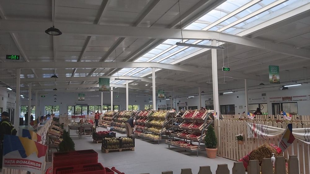 FOTOREPORTAJ | Care este atmosfera în singura piață bucureșteană unde se vând doar produse românești