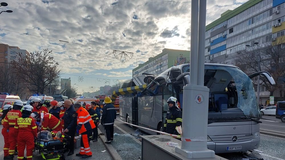 Accident cu un autocar lângă Pasajul Unirii