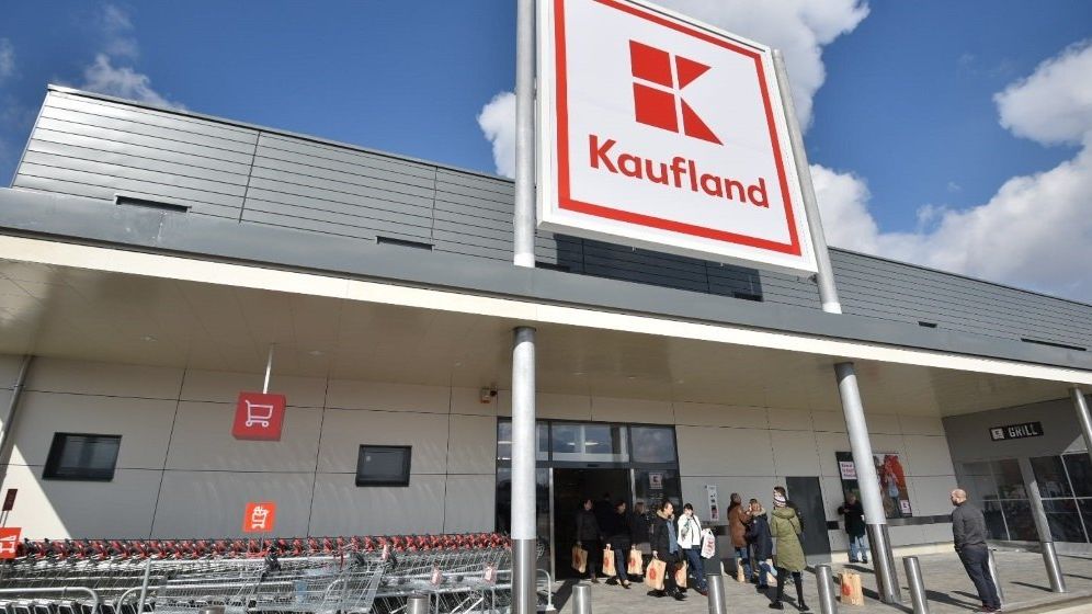 Catalin Botezatu lanseaza in magazinele Kaufland o colectie de haine pentru sezonul estival