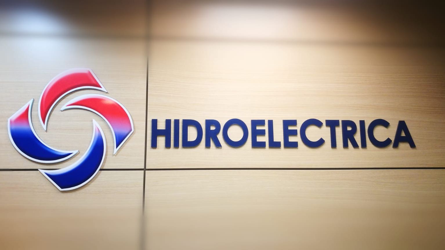 Încep problemele la Hidroelectrica? Gigantul energetic scoate din sistem aproape 300 MW de la Porțile de Fier