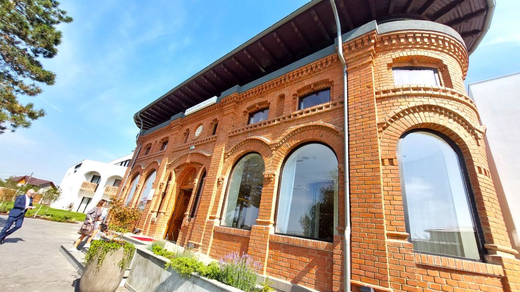Cum arată cel mai nou hotel din România, construit pe proprietatea unui fost mare boier - Imagine 87