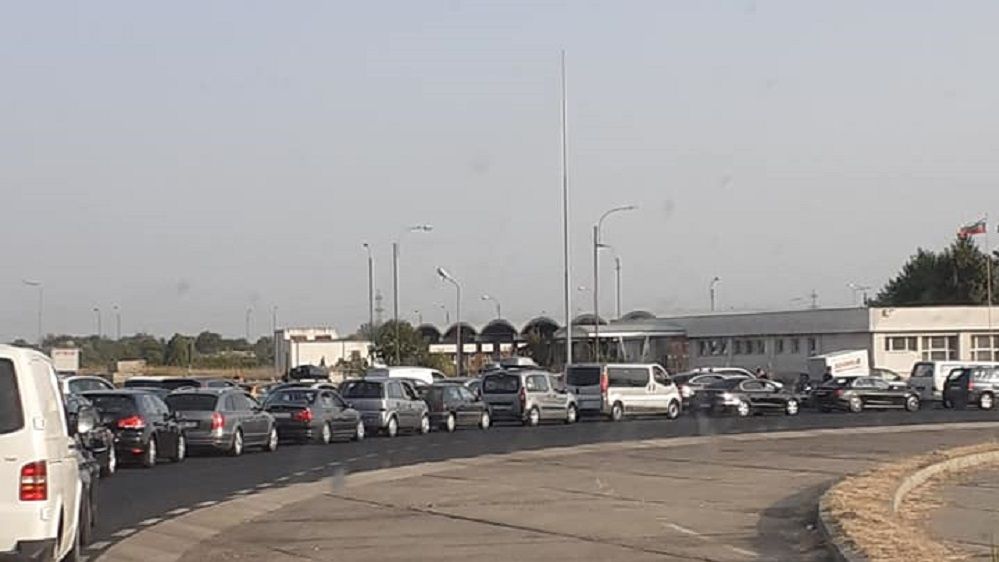 Cozi kilometrice în Vama Giurgiu. Românii se întorc din Grecia înainte de impunerea restricțiilor