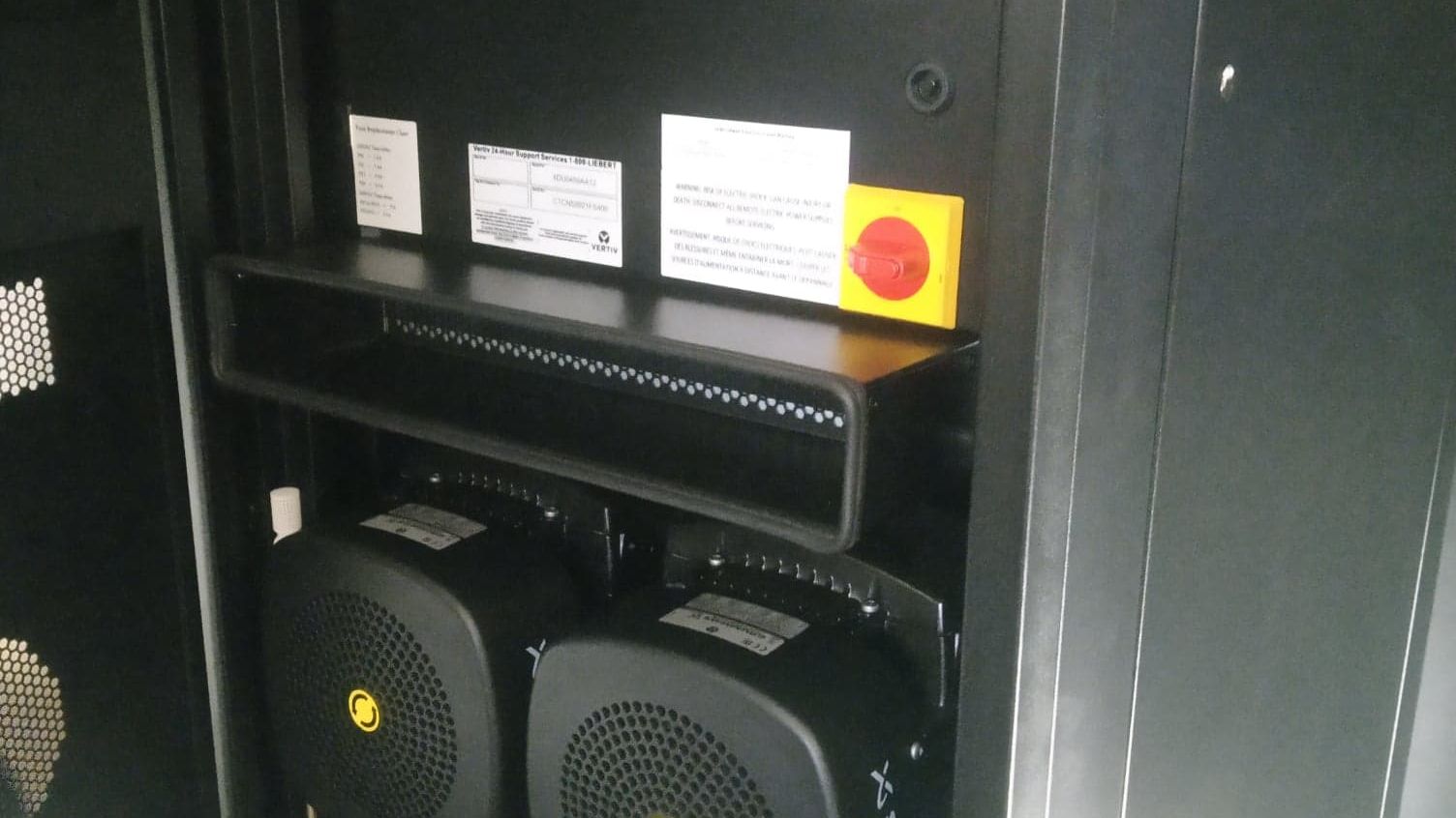 Soluție de răcire cu lichid și consum redus de apă pentru centrele de date, introdusă de Vertiv
