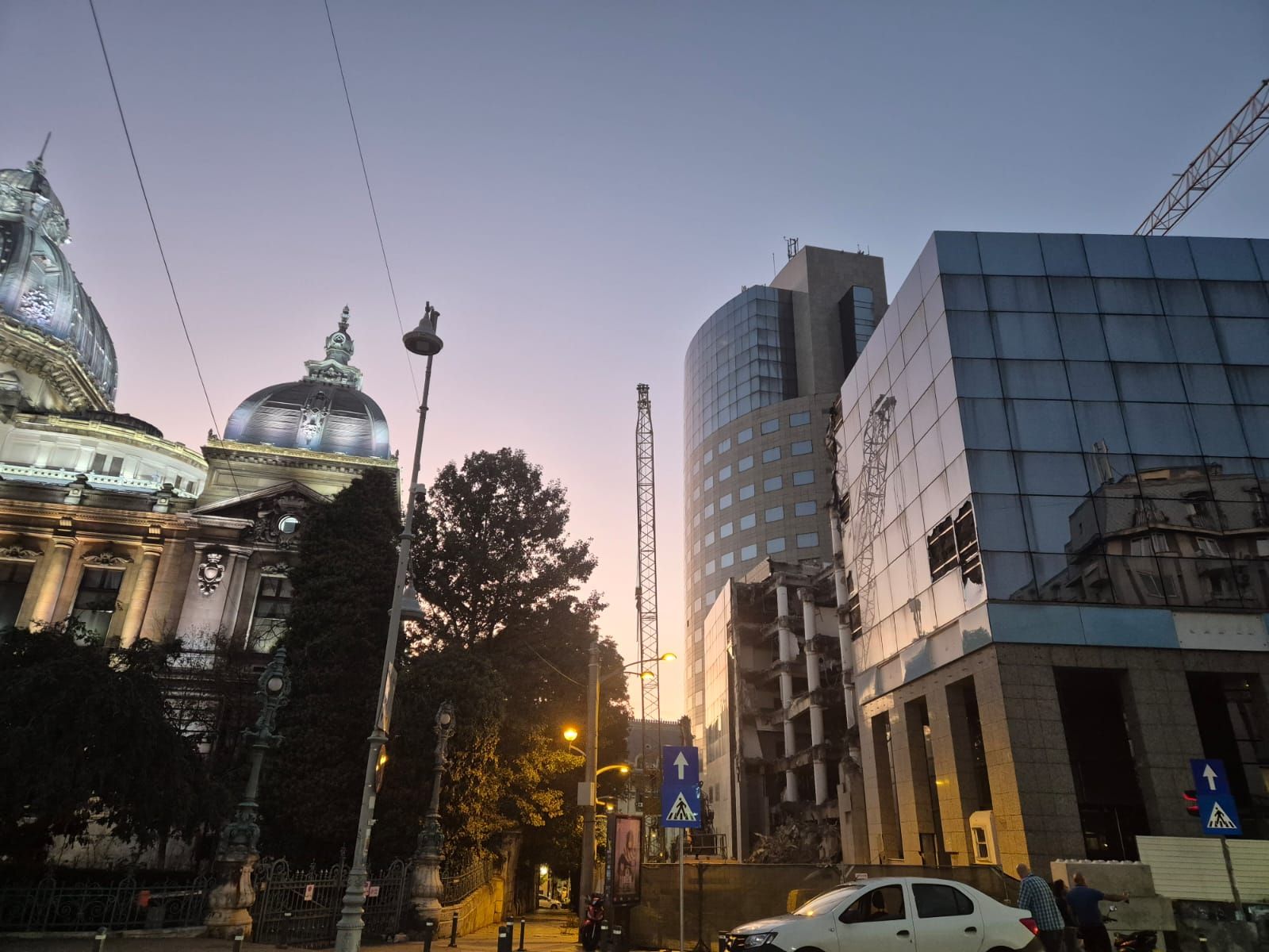 Clădirea Bancorex s-a dărâmat, dar în urmă rămâne amintirea exceselor financiare. Ce se construiește pe locul „băncii pentru mileniul trei” - Poza 5
