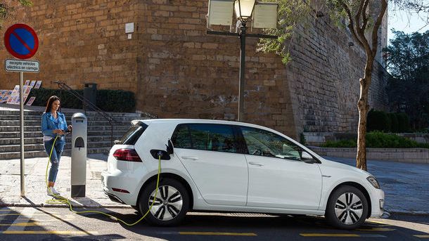 Norvegia, prima tara in care masinile electrice si hibride depasesc in vanzari masinile diesel si pe benzina