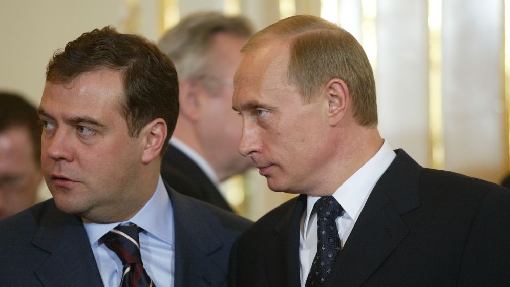 Guvernul rus a demisionat. Tensiuni intre Vladimir Putin si Dmitri Medvedev