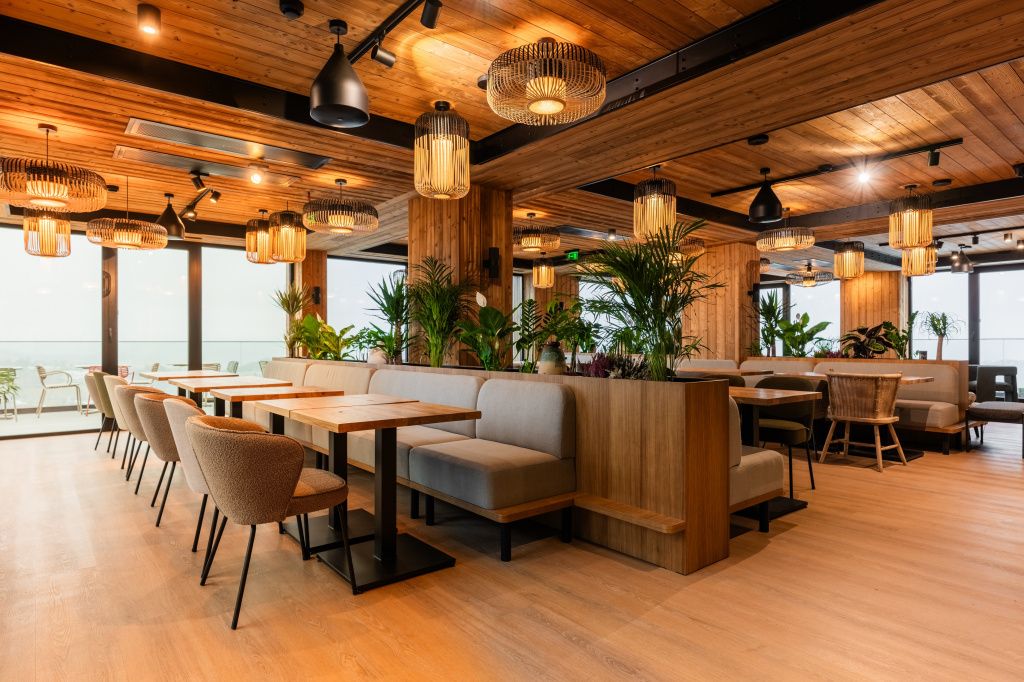 GALERIE FOTO | A fost inaugurat un nou proiect turistic de lux în inima Bucegilor - Imagine 26