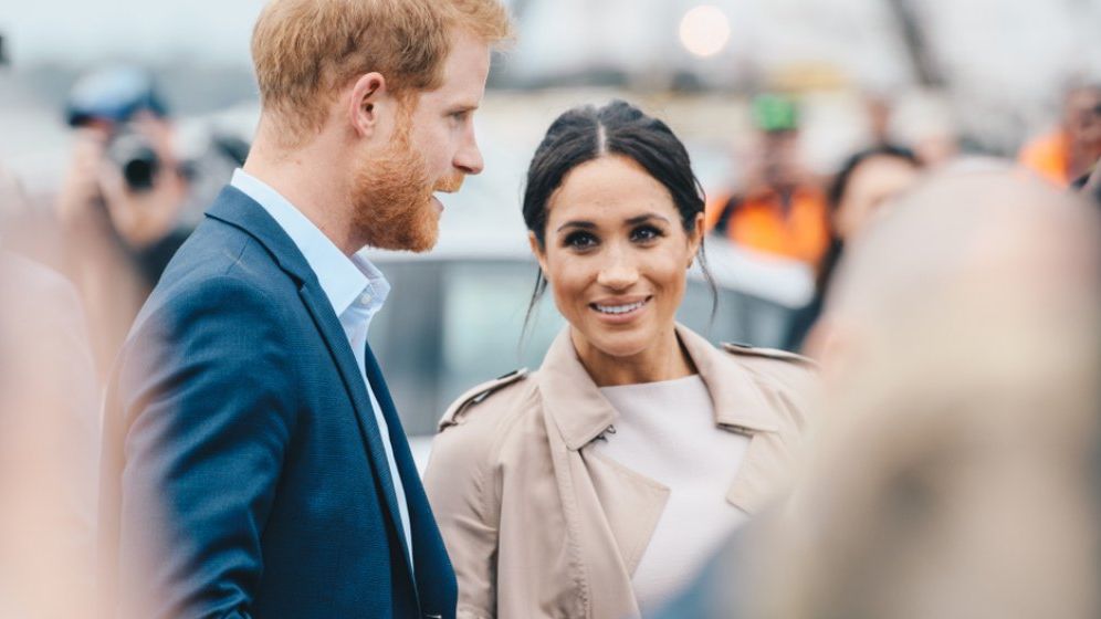 Ducii de Sussex, Meghan si printul Harry, se retrag din rolurile de la Casa Regala Britanica si vor sa fie independenti financiar