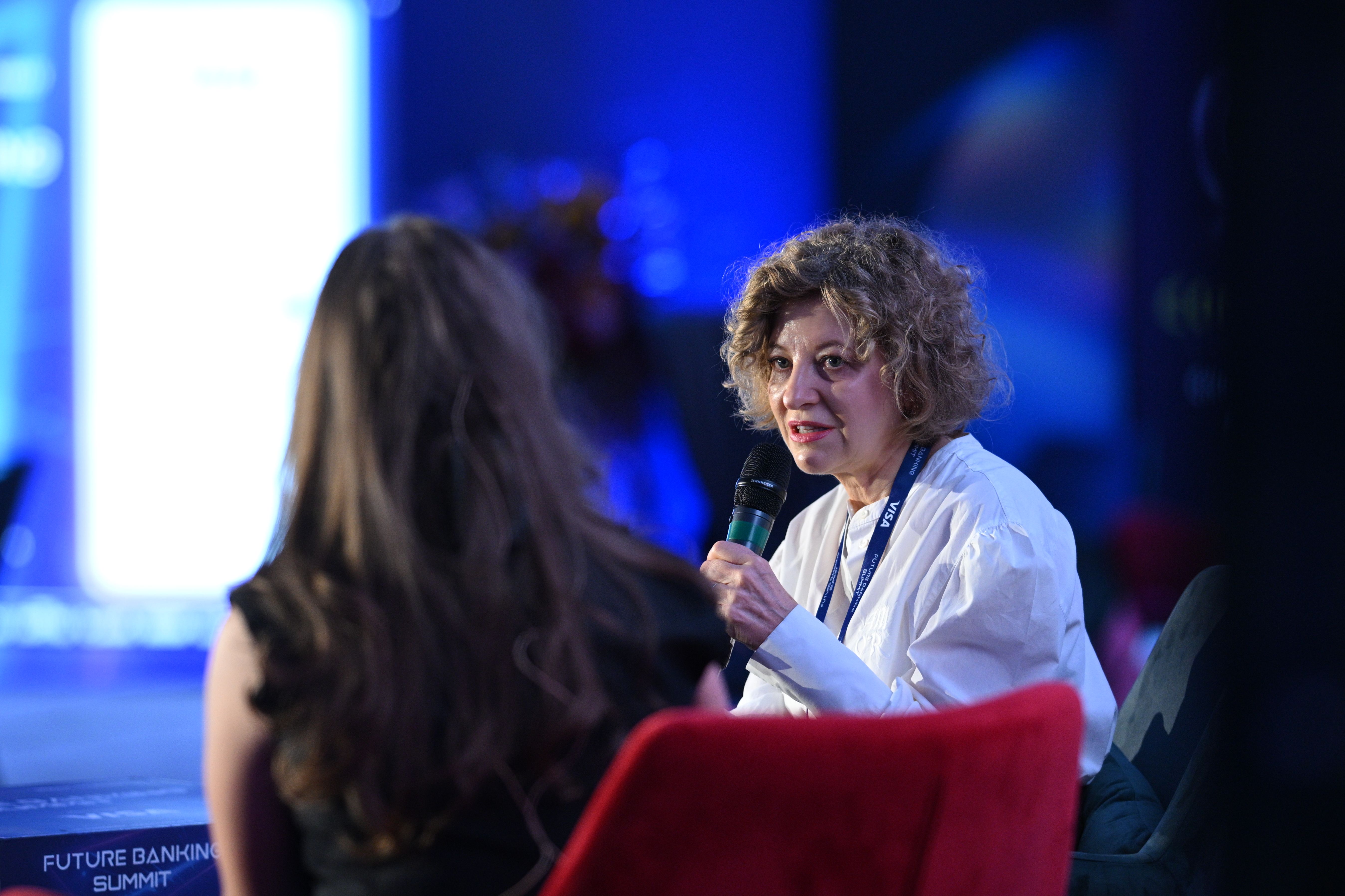 Oana Gheorghiu, despre portofelul digital al românilor: Identitatea digitală, prima funcționalitate.&nbsp;Va trebui să luptăm cu toții pentru schimbare<br> - Poza 3