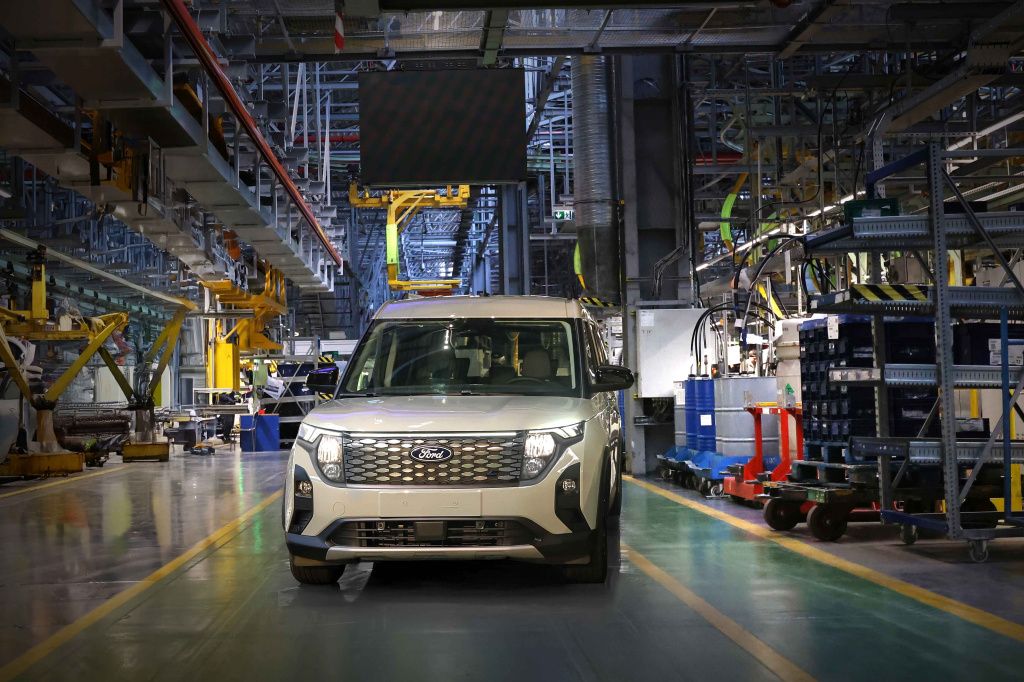 GALERIE FOTO | Ford Puma Gen-E, prima electrică făcută în România, a intrat în producție - Imagine 20