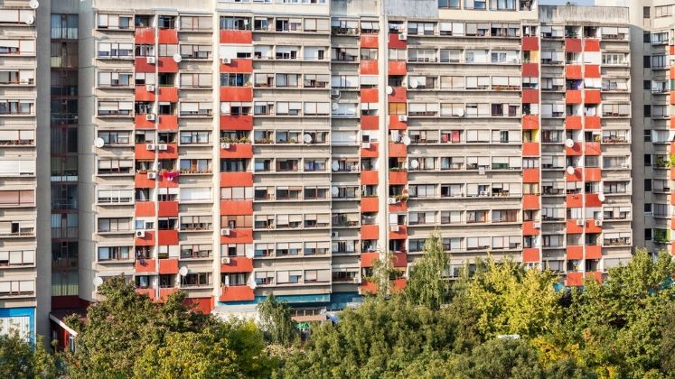 Imobiliare.ro: Preturile la apartamente vechi au trecut pe minus in toate orasele mari