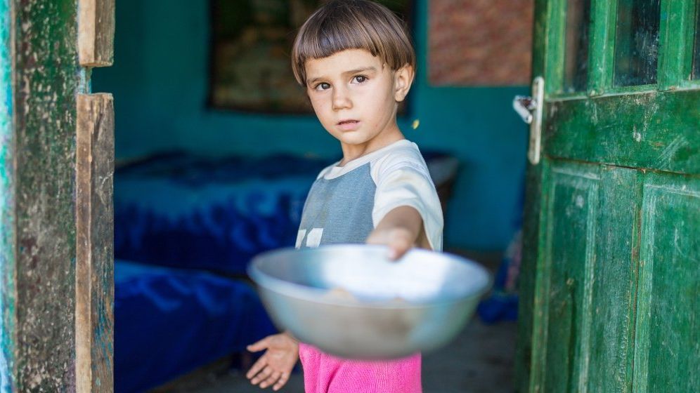 Comparații deloc măgulitoare pentru România: Este ca o colibă de chirpici