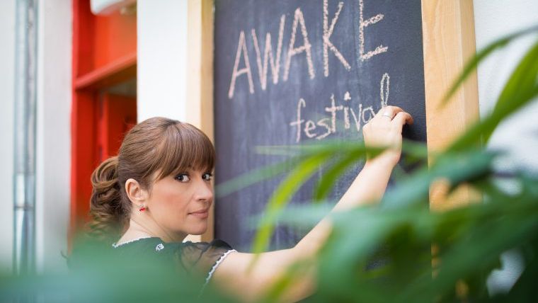 Povestea celui mai nou festival de muzica din Romania, Awake, care incurajeaza tinerii sa schimbe lumea