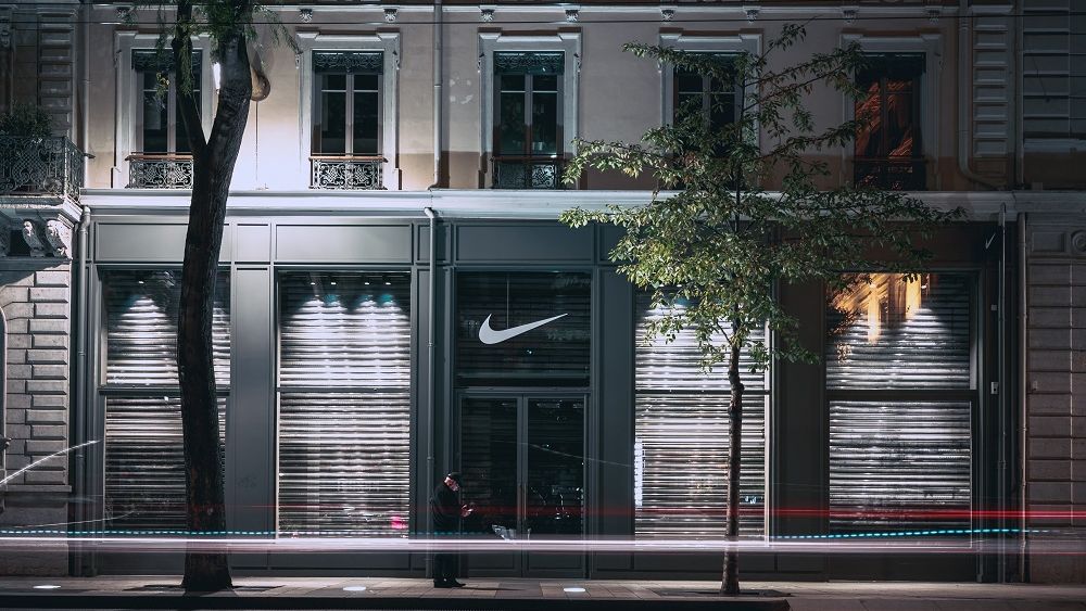 Producătorul de echipament sportiv Nike va ieşi complet de pe piaţa din Rusia