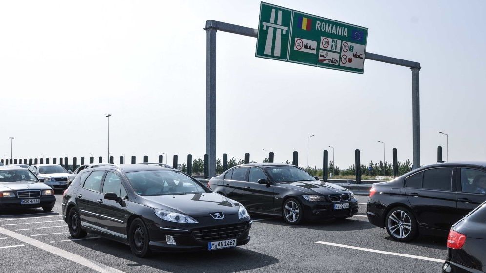 IGPF: Aproximativ 17.800 persoane şi peste 12.100 mijloace de transport au trecut frontiera în ultimele 24 de ore