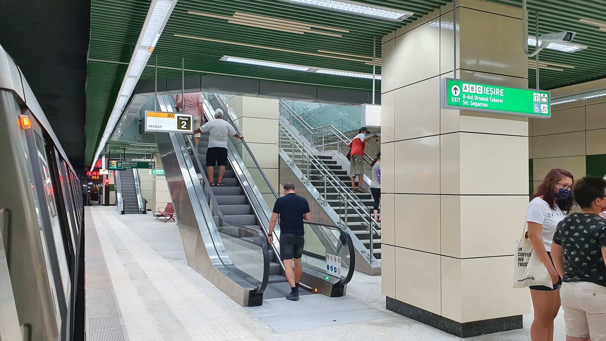 Așa arată stațiile Magistralei 5 de metrou Drumul Taberei - Eroilor