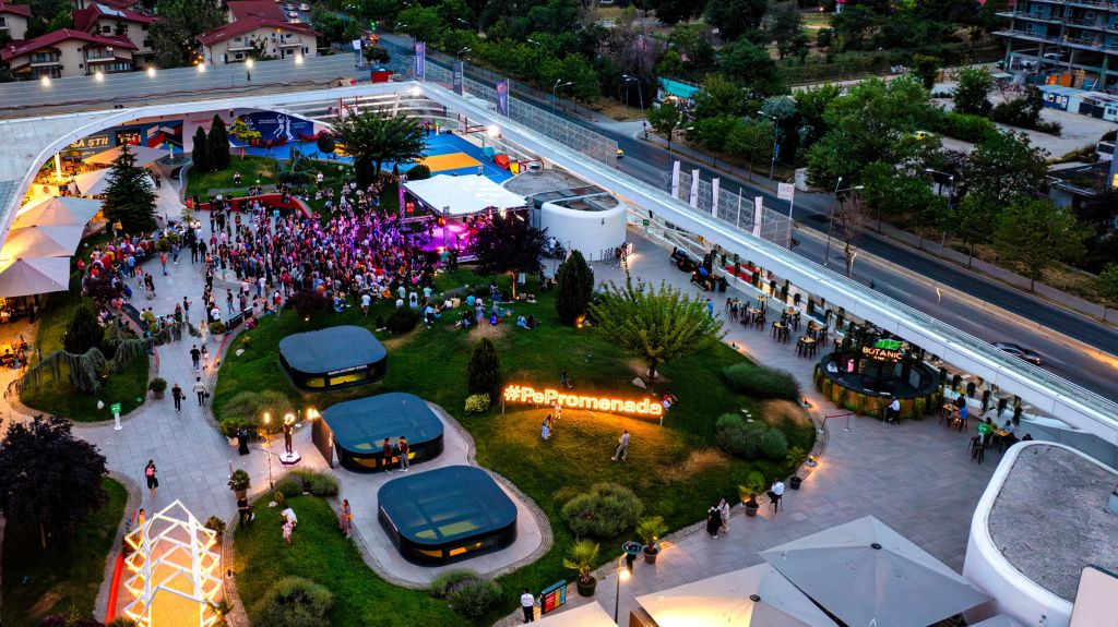 Ce evenimente au pregătit Promenada și Mega Mall și ce distracții caută românii în centrele c - Imagine 15