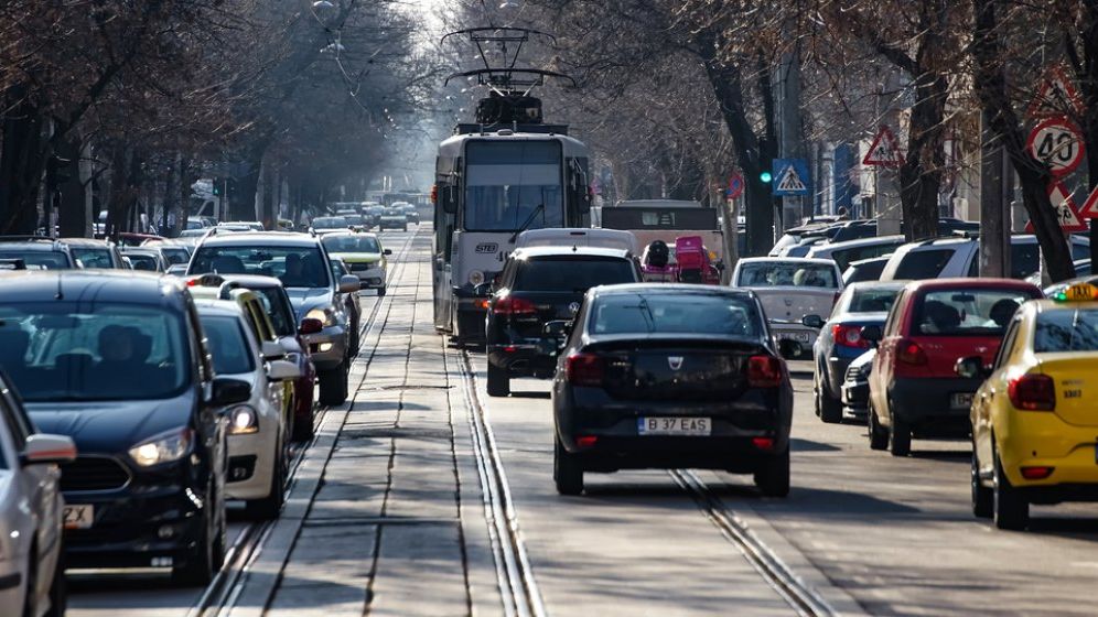 TPBI: Trei linii de tramvai sunt deviate, iar o linie de autobuz se înființează temporar din cauza unor reparații la rețeaua de apă