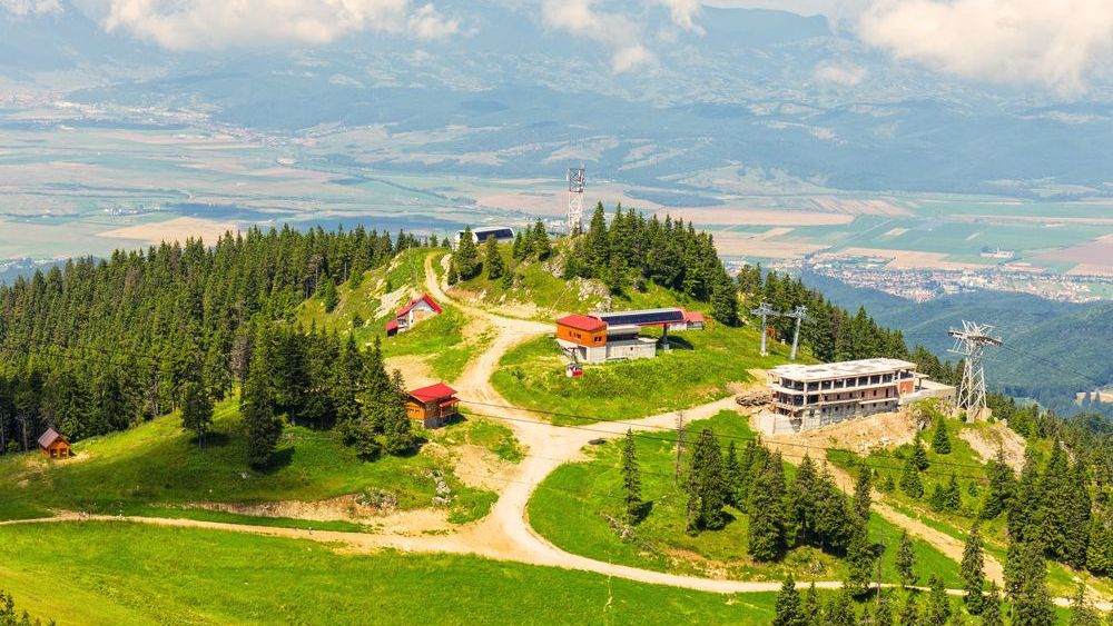 Romanii au cheltuit peste 12,5 milioane de euro in vacanta de Paste si 1 Mai