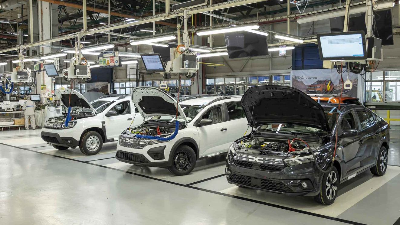 Dacia automatizează cumpătat: Roboții nu sunt la fel de flexibili ca oamenii