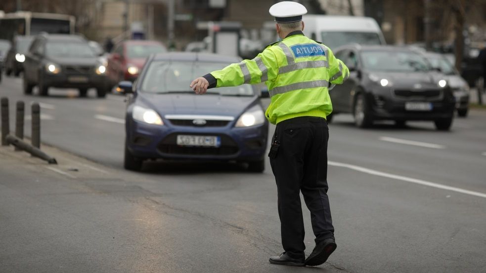 Cât sunt amenzile pentru trecerea străzii neregulamentar. Poliția a dat 400 de amenzi într-o săptămână