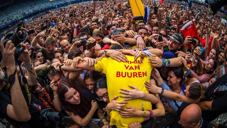 Armin van Buuren a inchis cea de-a 4-a editie a festivalului Untold cu un "maraton de 7 ore"