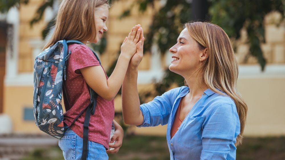 4 sfaturi care te vor ajuta să-ți pregătești copilul pentru prima zi de școală