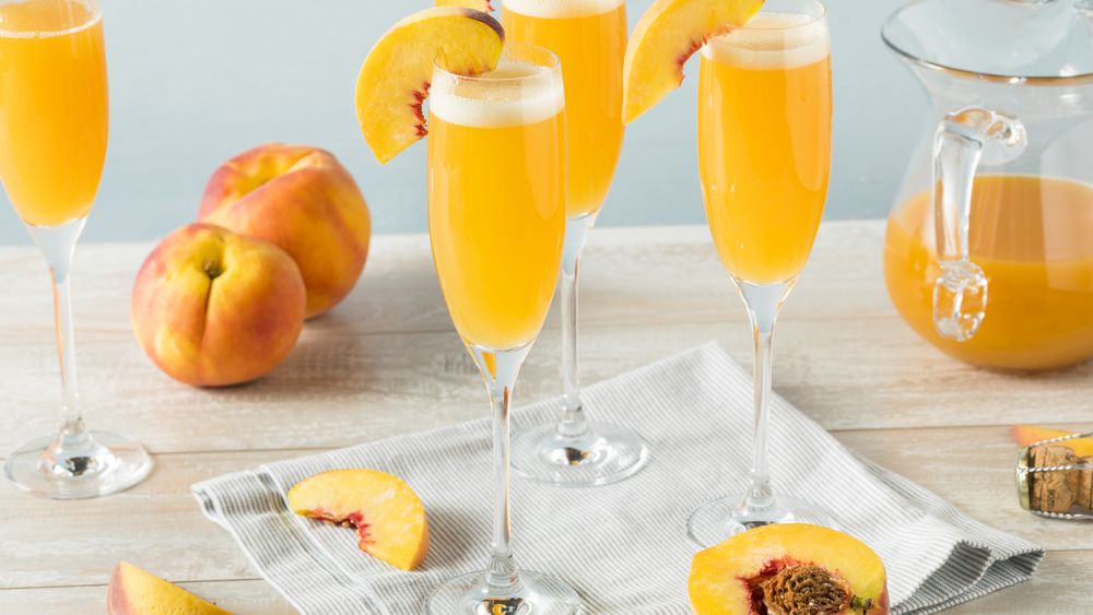 Cum se face un cocktail Bellini?