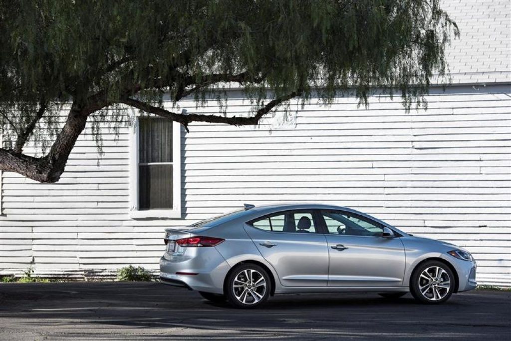 Hyundai Elantra - Imagine 1