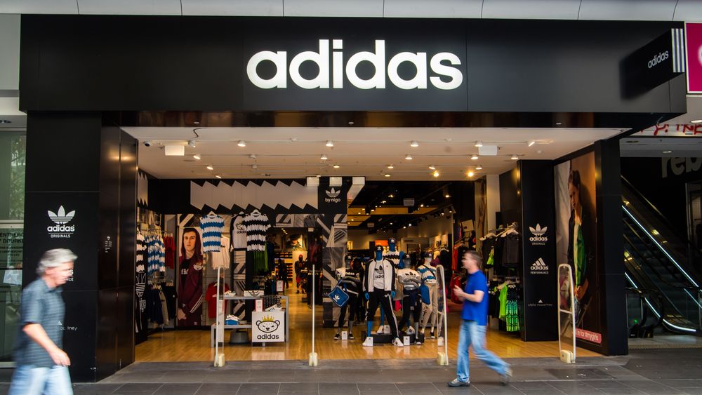 O companie romaneasca furnizeaza etichete pentru Adidas, Tesco, H&M, C&A, Nike, Puma